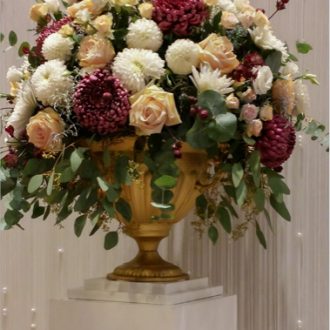 Blumengesteck Amphore goldfarben, Raumdeko Hochzeit