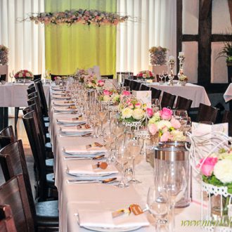 Vintage Hochzeit, Tischdeko, Vogelkäfig, Brauttischhintergrund